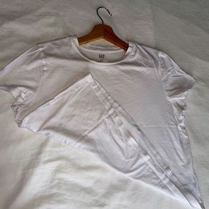 GAP T-SHIRT
